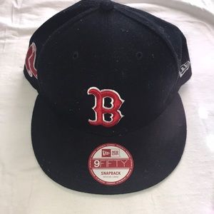 Snapback Boston RedSox Hat 🧢